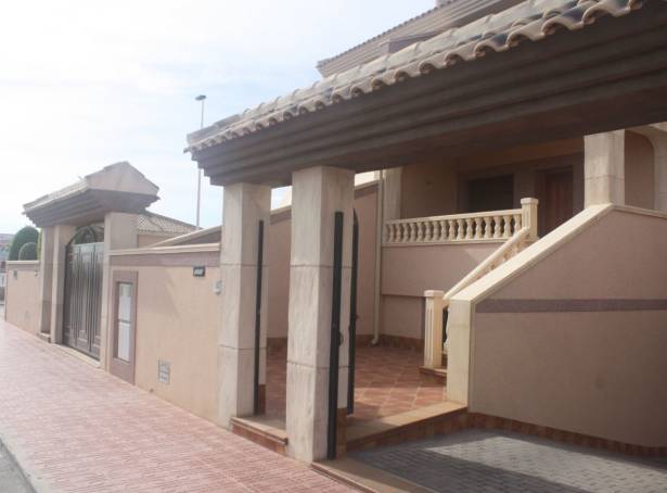 Townhouse / Terraced - For sale - Torrevieja - NB-93414