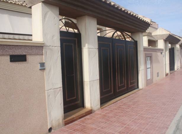 For sale - Townhouse / Terraced - Torrevieja - Los Altos
