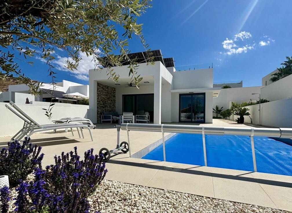 For sale - Detached Villa - Guardamar & Vega Baja - Benijofar