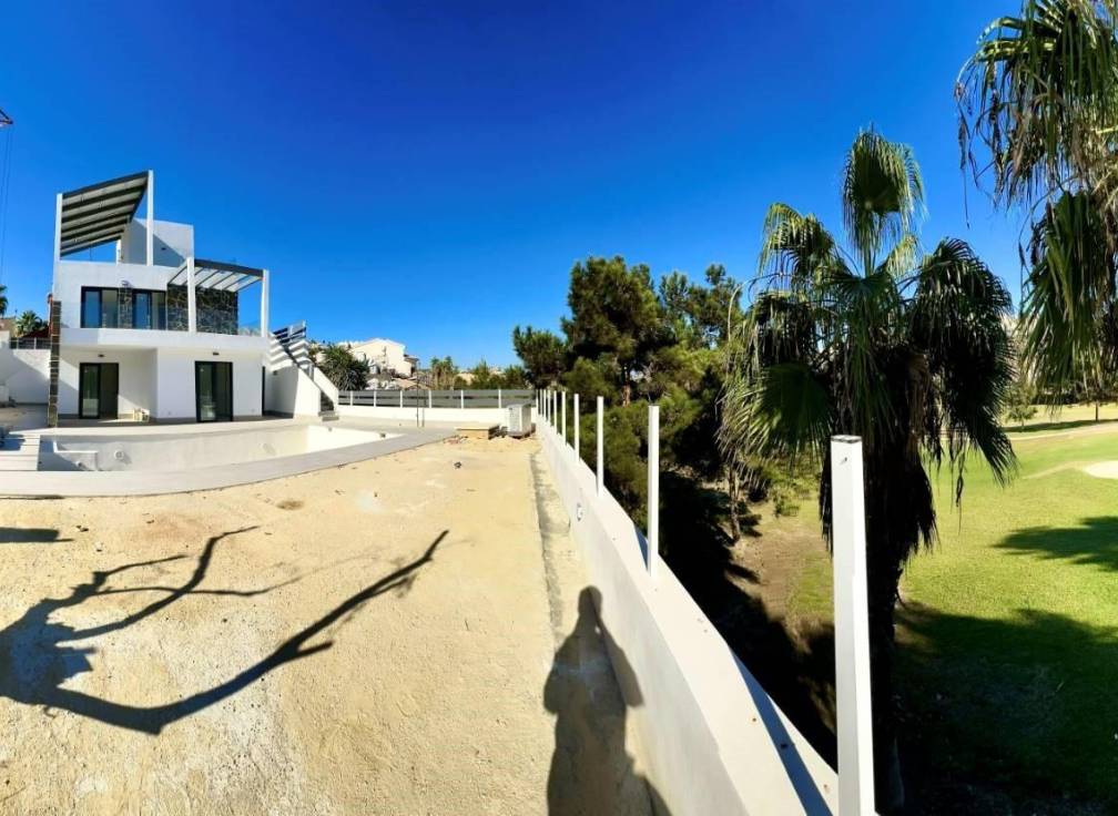 For sale - Detached Villa - Guardamar & Vega Baja - La Marquesa Golf