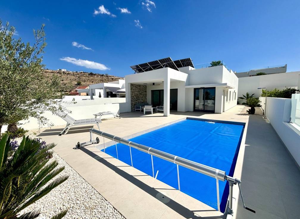 For sale - Detached Villa - Guardamar & Vega Baja - Quesada & Dona Pepa