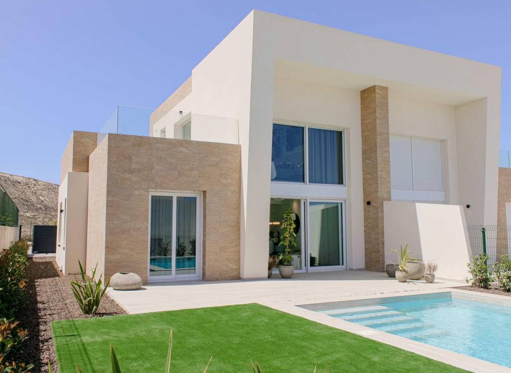 For sale - Semi Detached / Linked Villa - Guardamar & Vega Baja - La FInca Golf Resort