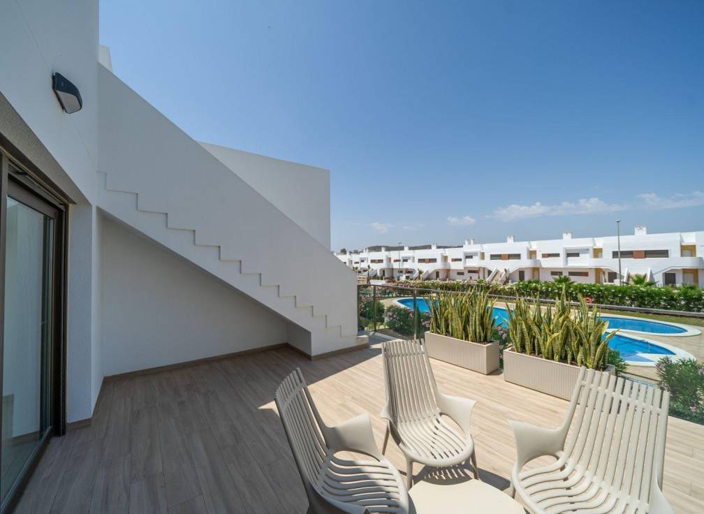 For sale - Top Floor Bungalow - Guardamar & Vega Baja - Vistabella Golf