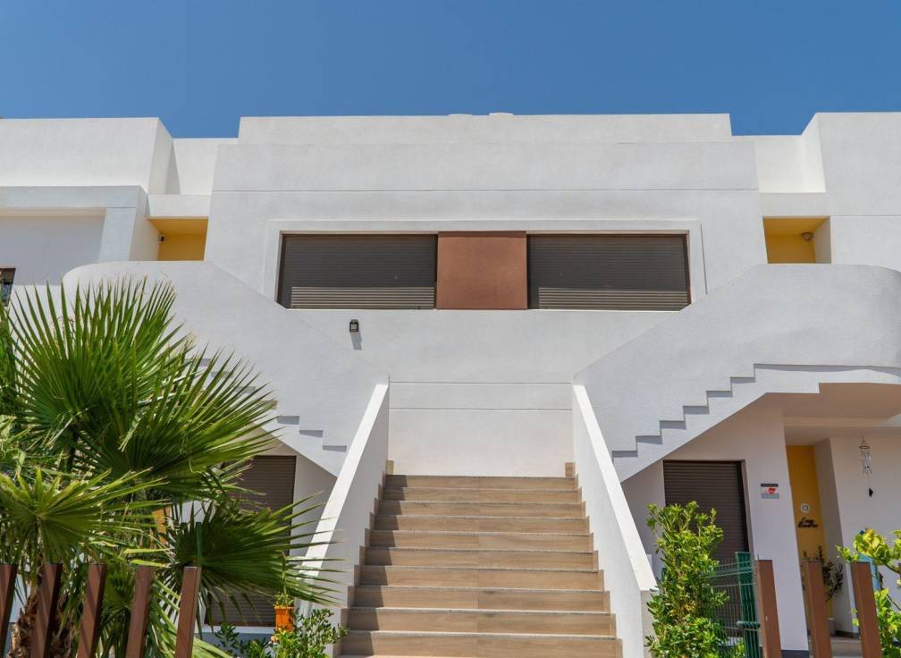 For sale - Top Floor Bungalow - Guardamar & Vega Baja - Vistabella Golf