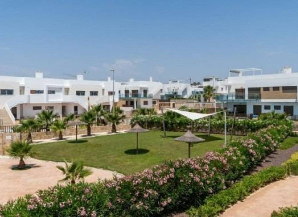 For sale - Top Floor Bungalow - Guardamar & Vega Baja - Vistabella Golf