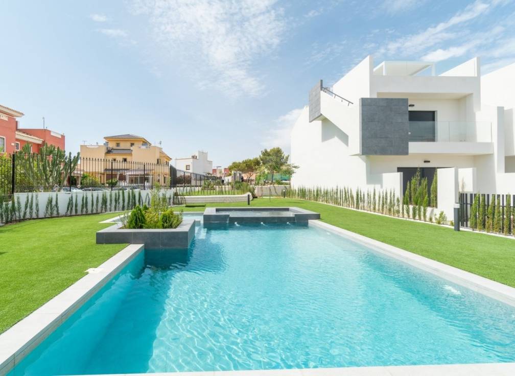 For sale - Top Floor Bungalow - Torrevieja - Los Balcones