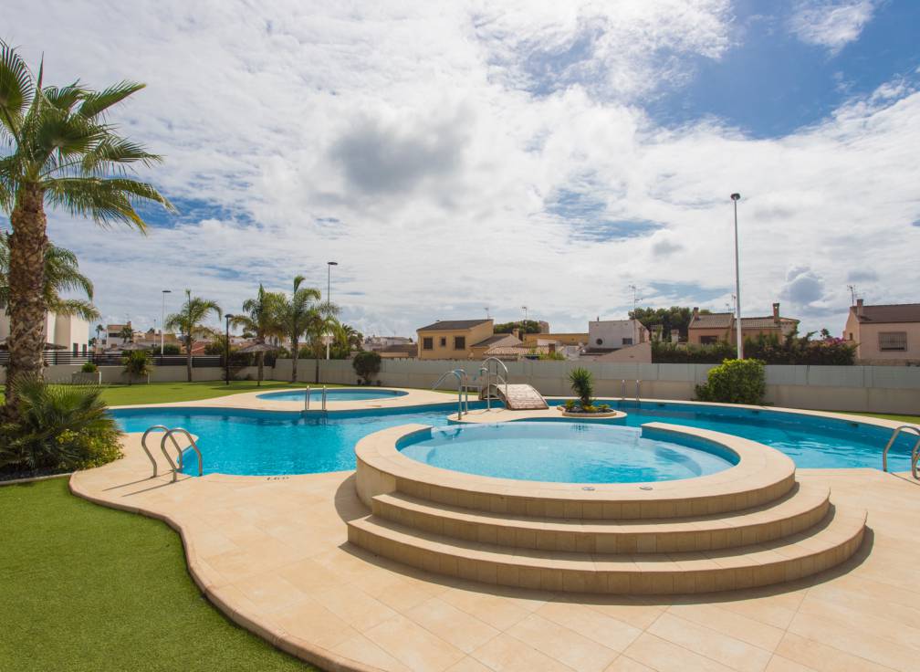 For sale - Townhouse/Terraced - Torrevieja - Torrevieja City