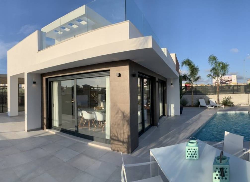 For sale - Villa - Guardamar & Vega Baja - Daya Nueva