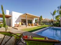 New Detached Villa With Pool Just 400m From Beach - 