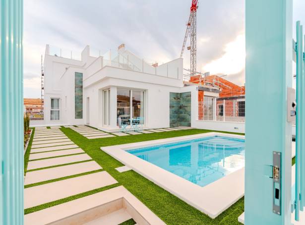 Semi Detached / Linked Villa - For sale - Los Alcazares - Serena Golf Resort