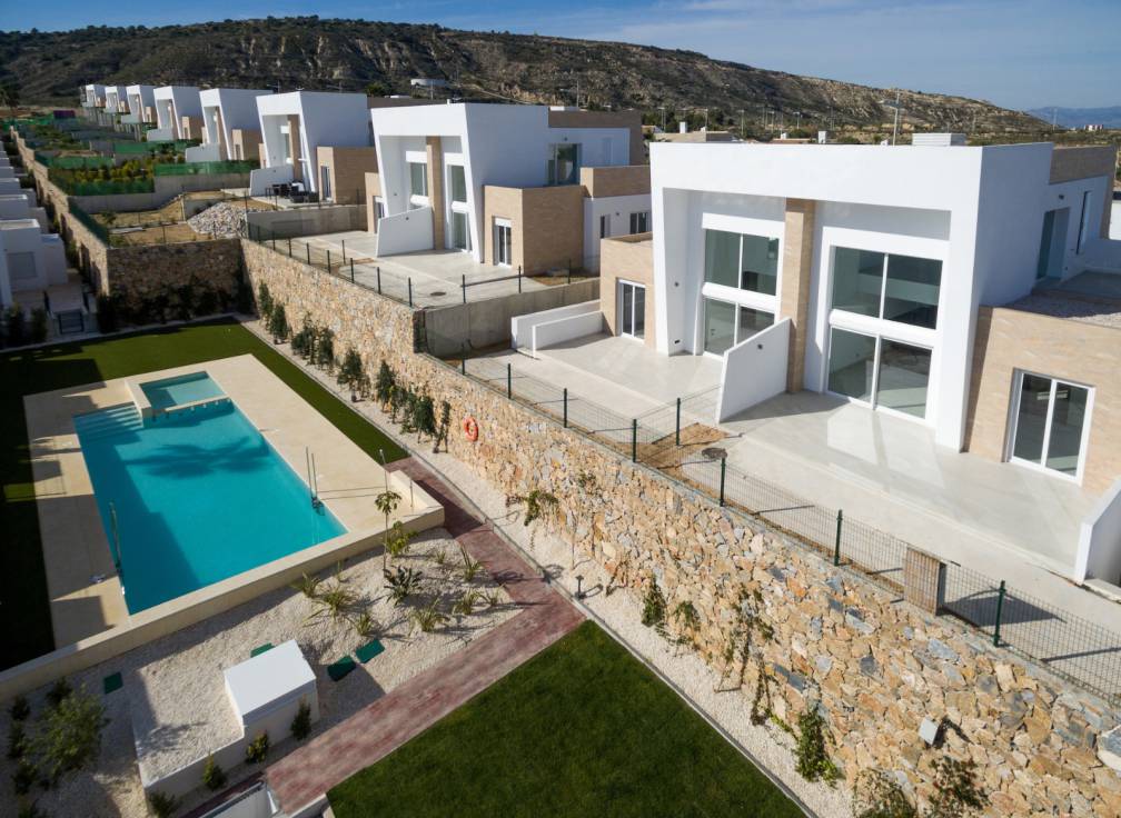 Sold - Semi Detached/Linked Villa - Guardamar & Vega Baja - La FInca Golf Resort