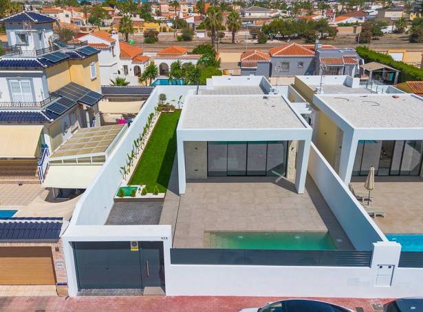 For sale - Villa - Torrevieja - Torreta Florida