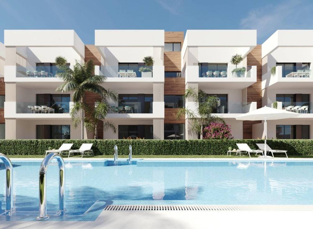 New Build Apartment With Communal Pool