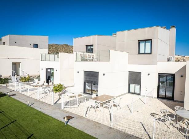 For sale - Semi Detached / Linked Villa - Murcia  - Altaona Golf & Country Club