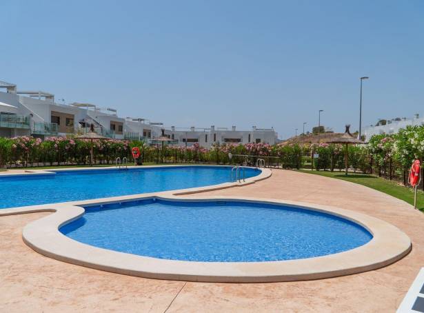 For sale - Top Floor Bungalow - Guardamar & Vega Baja - Vistabella Golf