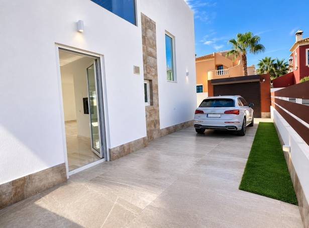 For sale - Detached Villa - Guardamar & Vega Baja - La Marquesa Golf
